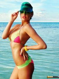 Busty Kate Upton Smoking Hot Bikini Pictures #14