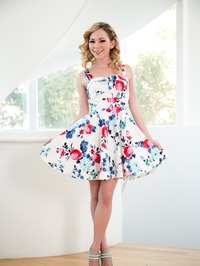 Angel Smalls Peels Off Bra And Panty #00