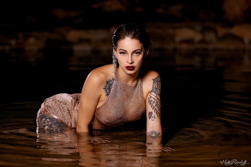 Dark Waters 00