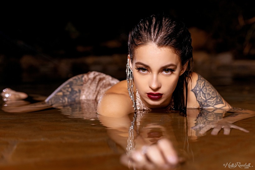 Dark Waters 08