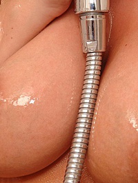 Carmen Gemini shower time #09