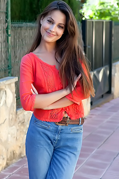 Lorena B