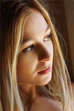 Natural Beauty Stefani In Saro