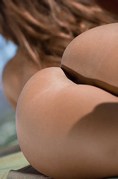 Keisha Grey Shows Off Her Amazing Body