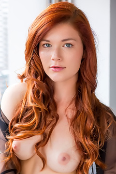 Mia Sollis - Navee