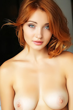 Beauty Redhead Kika
