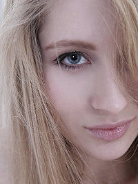 Daisy Gold In Mirror Of Truth #14